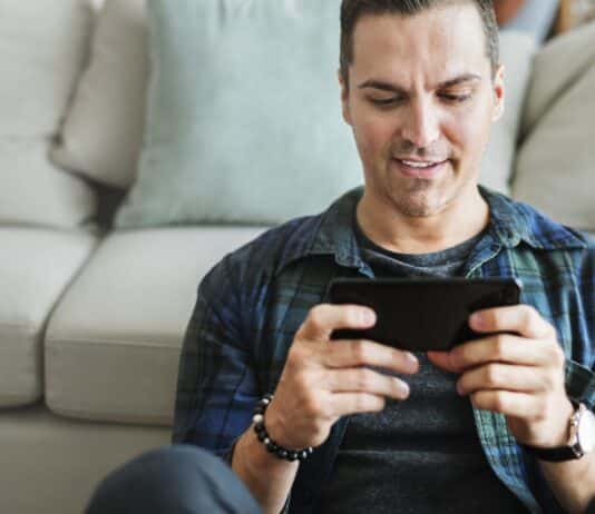 В какие мобильные игры играют владельцы телефонов на Андроид