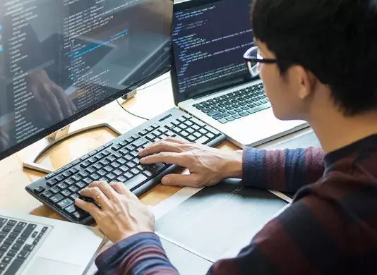 Какие области программирования целесообразно осваивать для высокооплачиваемого заработка: советы