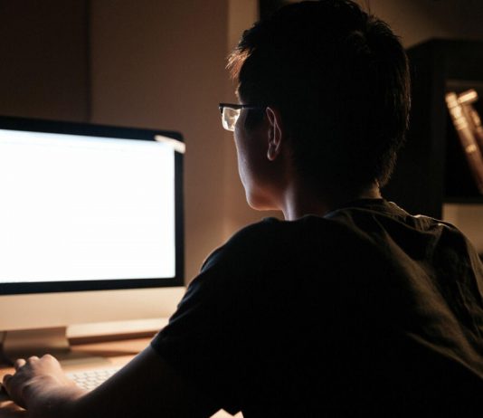 Разработка программного обеспечения и электрических схем: почему эти разные задачи поручают чаще единой команде специалистов