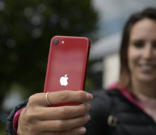 Самые популярные цвета iPhone SE для покупателей