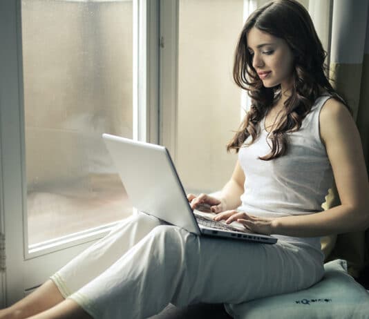 На примере Инстаграм и ВК способы накрутки лайков,подписок и комментариев в социальных сетях от фирмы Босслайк