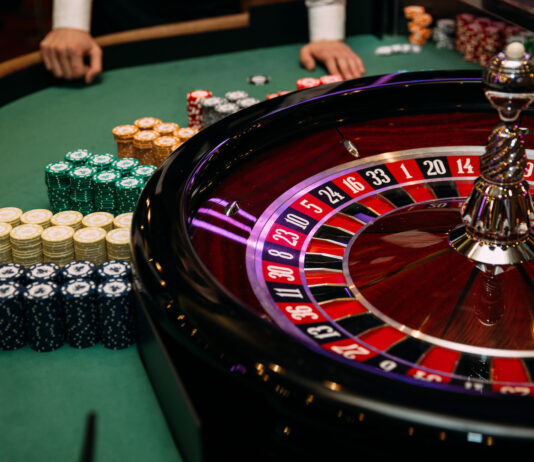 Онлайн казино: что нужно знать, как и где следует играть