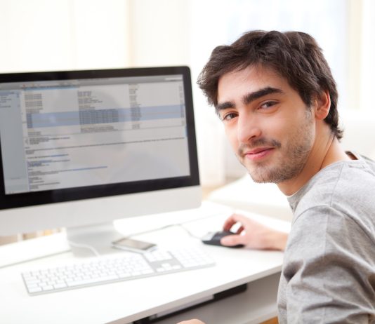 Какие современные программы облегчают документооборот и повышают лояльность клиентов